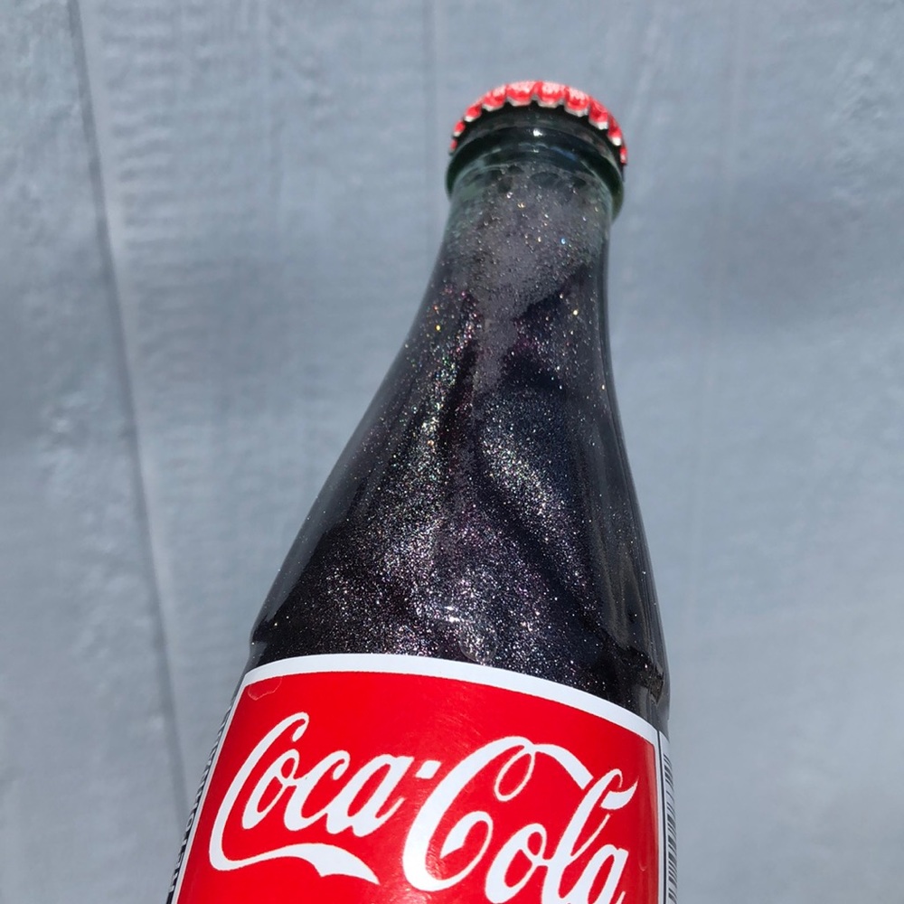 🍓Handmade glitter glass Coca-Cola bottle home - Picture 3 of 3